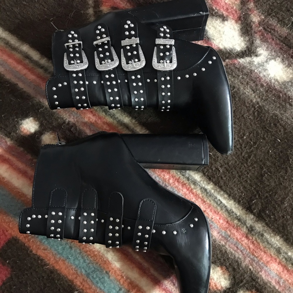 Buckle heeled booties